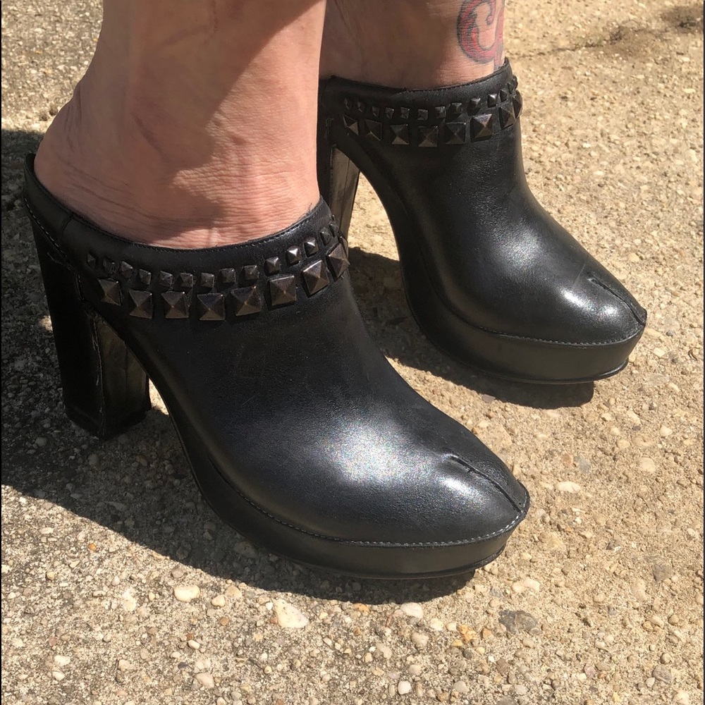 Cento x Cento black leather studded platform clogs